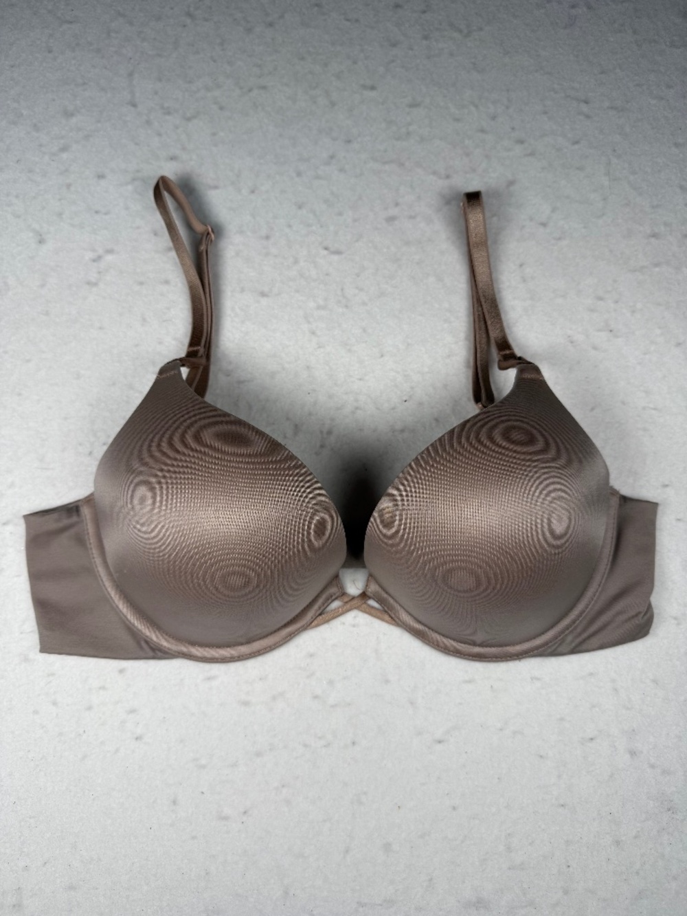 Victoria’s Secret Bombshell Plunge Push-up Underwire Beige 32B? Add Two Cups
